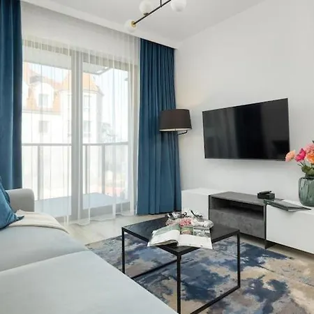 In By The 아파트 *