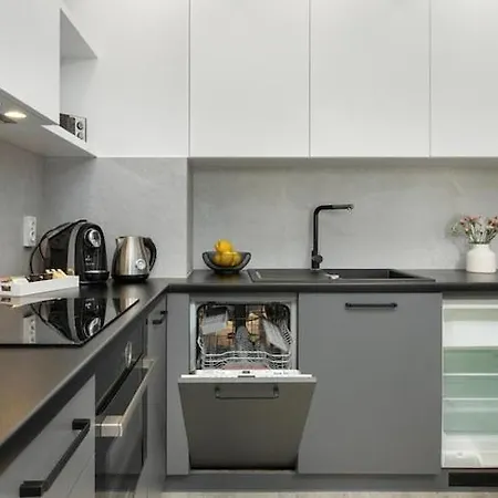 In By The 니에초르체