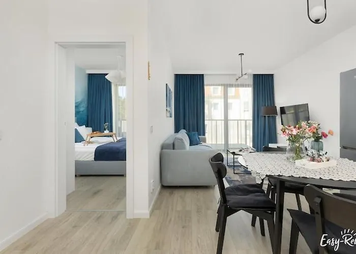 In By The Διαμέρισμα